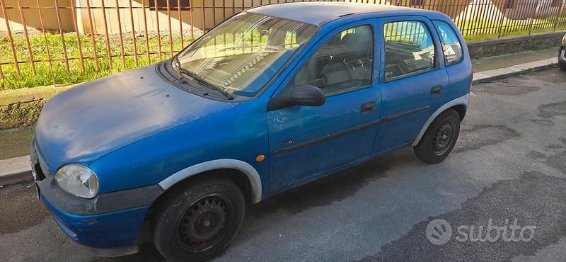 Usata Opel Corsa 1997 Blu Utilitaria