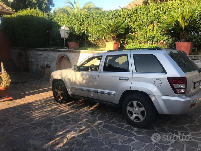 Usata Jeep Cherokee 2005 Grigio SUV