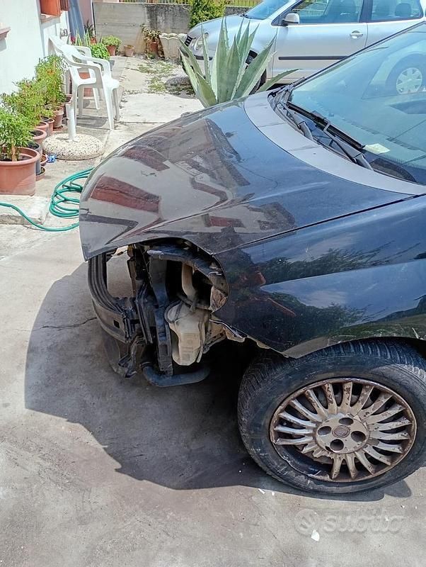 Usata Fiat Grande Punto 75 CV (55 kW) 2007 Nero Utilitaria