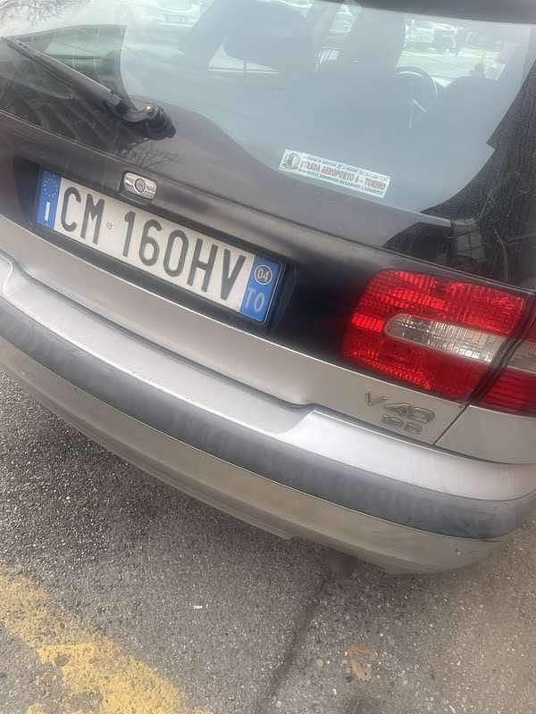 Usata Volvo V40 116 CV (85 kW) 2003 Argento Station wagon