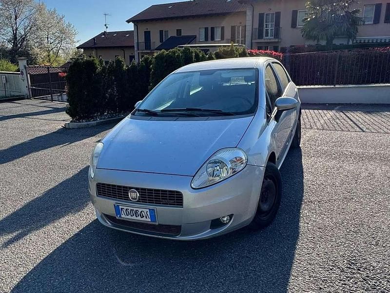 Usata Fiat Grande Punto Active 75 CV (55 kW) 2005 Grigio Utilitaria