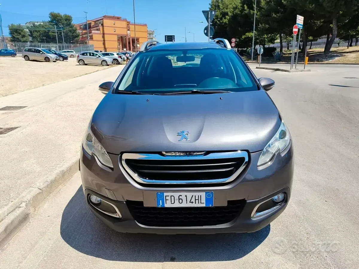 Usata Peugeot 2008 Active 99 CV (72 kW) 2016 Grigio SUV