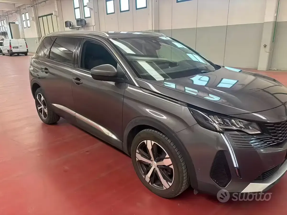 Usata Peugeot 5008 131 CV (96 kW) 2021 Grigio SUV
