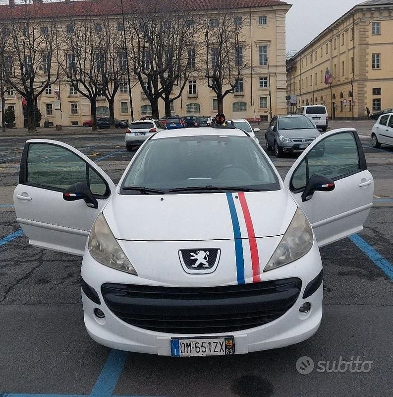 Begagnad Peugeot 207 73 HK (53 kW) 2008 Vit Sedan