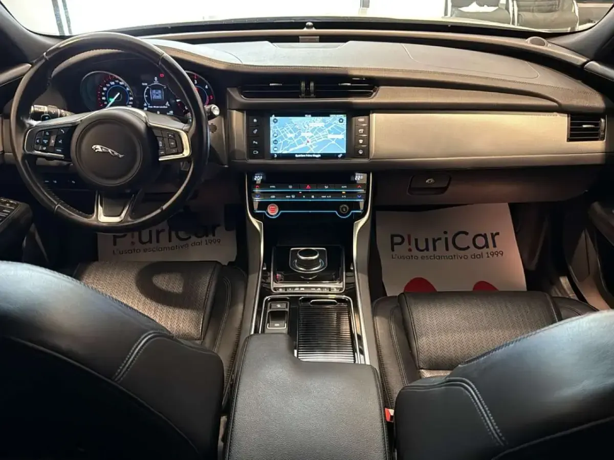 Usata Jaguar XF Sportbrake Prestige 179 CV (131 kW) 2018 Bianco Station wagon