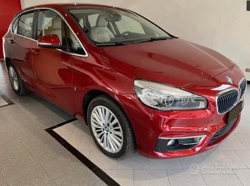Rosso Usata 2017 BMW 225 Luxury Line Monovolume | 12.000 € - Immagine 1/4