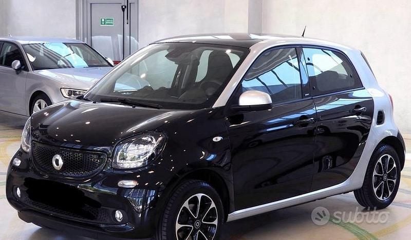 Nero Usata 2015 Smart ForFour Utilitaria | 8000 € (Ottimo prezzo) - Immagine 1/4