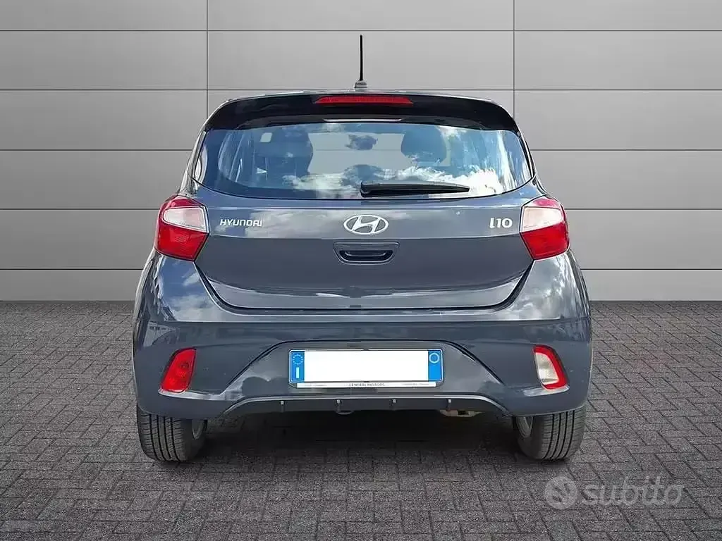 Usata Hyundai i10 67 CV (49 kW) 2023 Blu Utilitaria
