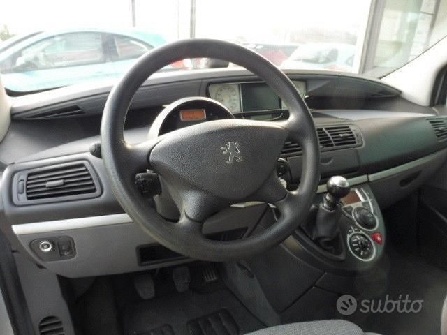 Usata Peugeot 807 136 CV (100 kW) 2008 Argento Monovolume