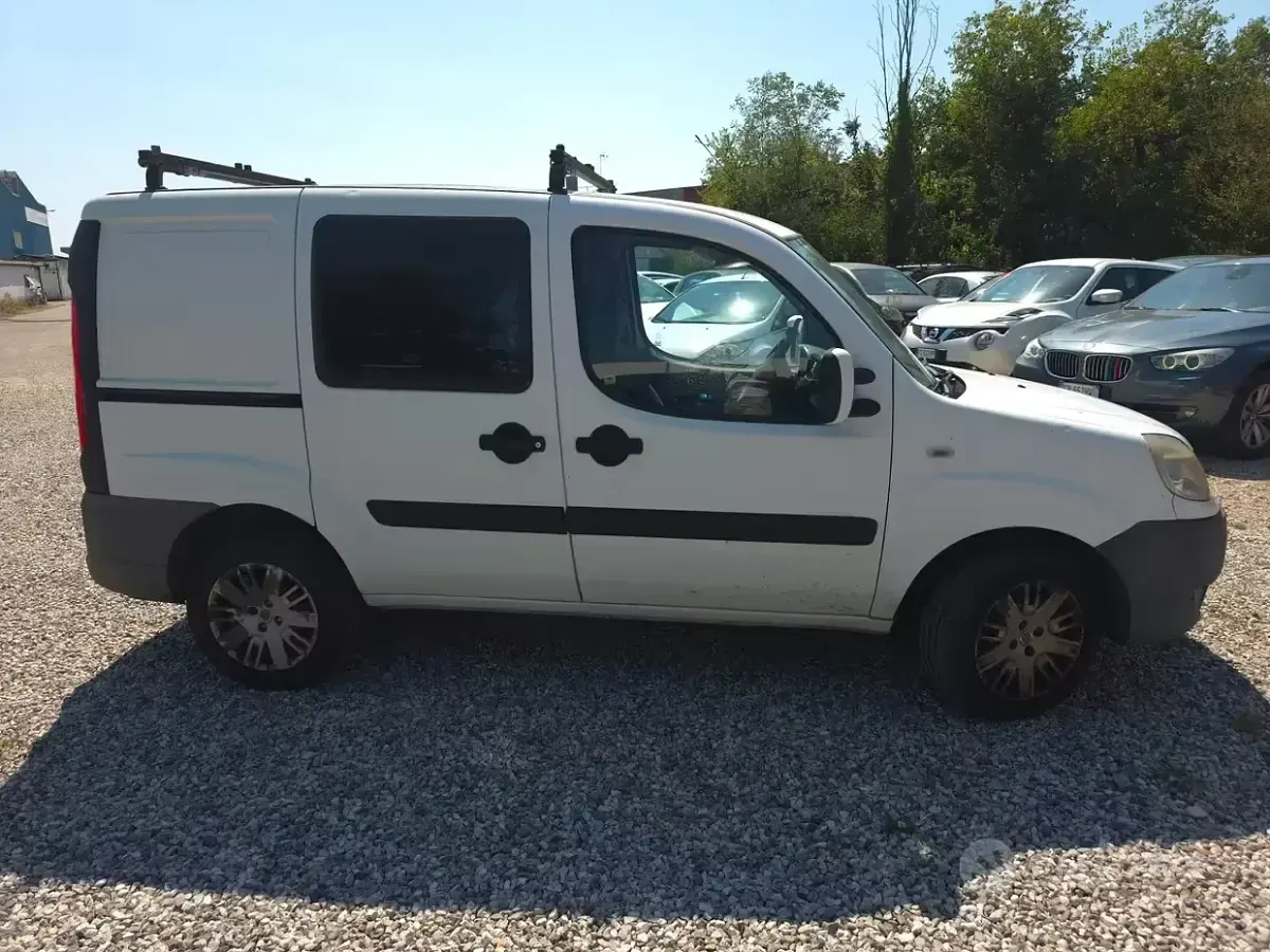 Usata Fiat Doblò S 105 CV (77 kW) 2008 Bianco Monovolume