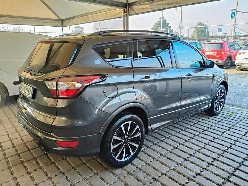 Usata Ford Kuga ST-Line 120 CV (88 kW) 2019 Grigio SUV