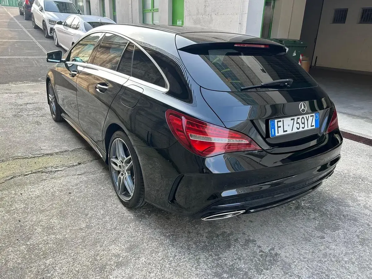 Käytetty Mercedes CLA220 Premium 177 HP (130 kW) 2017 Musta Sedan