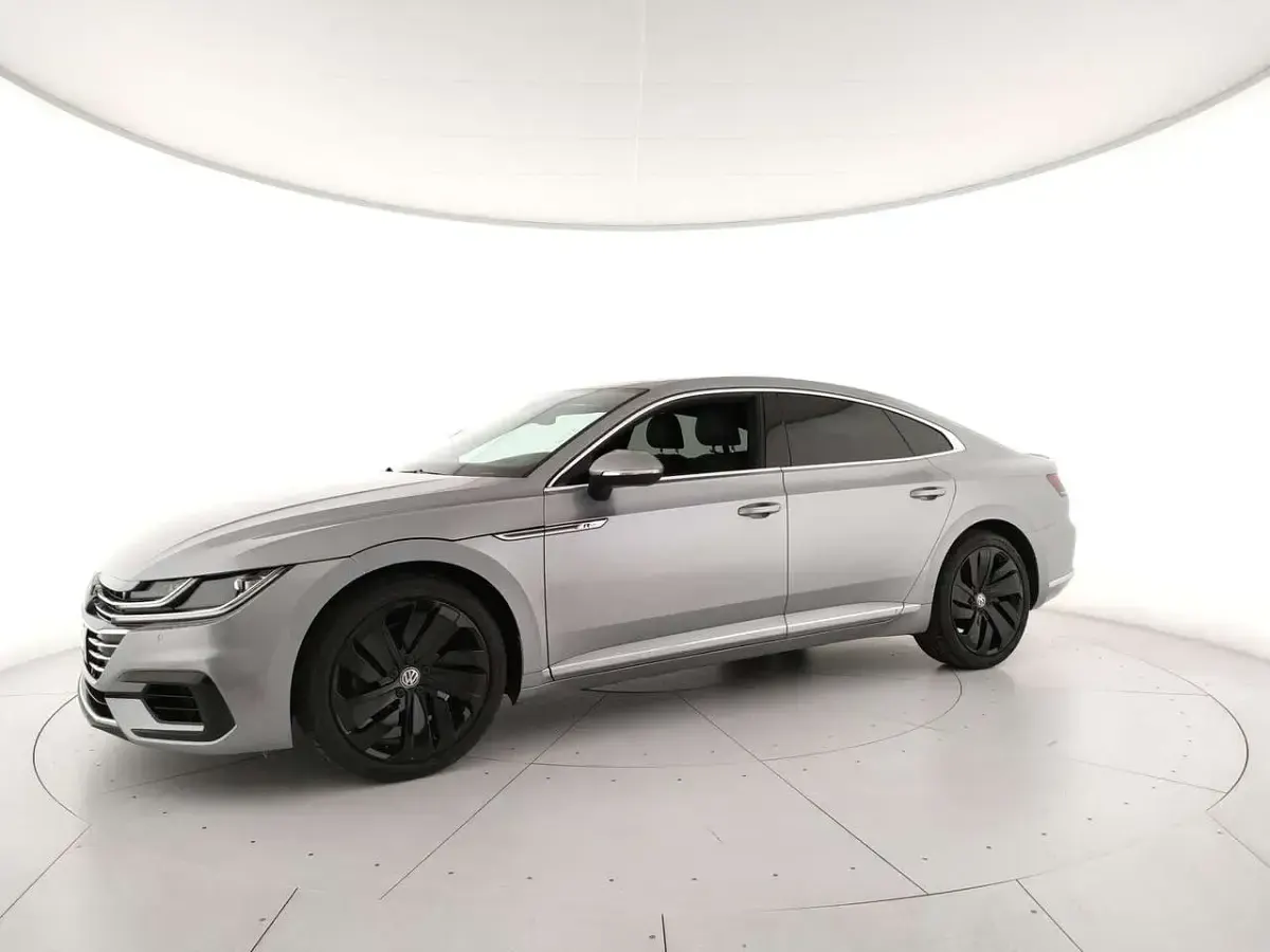 Usata VW Arteon Sportline 241 CV (177 kW) 2017 Pyrit silver metalizzato Utilitaria