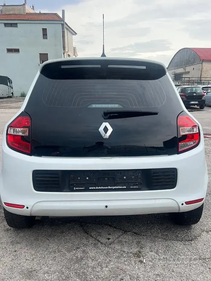 Usata Renault Twingo LIMITED 90 CV (66 kW) 2016 Utilitaria