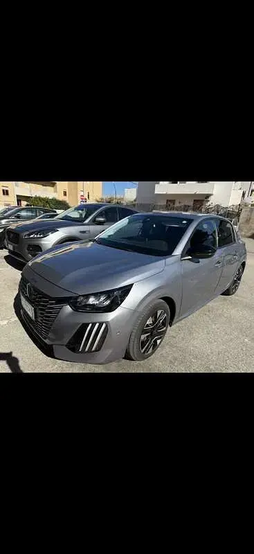 Usata Peugeot 208 Allure 101 CV (74 kW) 2025 Utilitaria