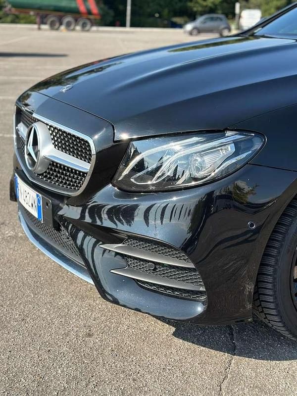 Occasion Mercedes E220 AMG line 194 ch (142 kW) 2018 Noir Coupé