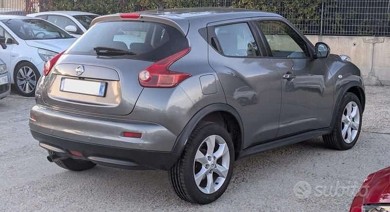 Usata Nissan Juke Acenta 117 CV (86 kW) 2011 Grigio SUV