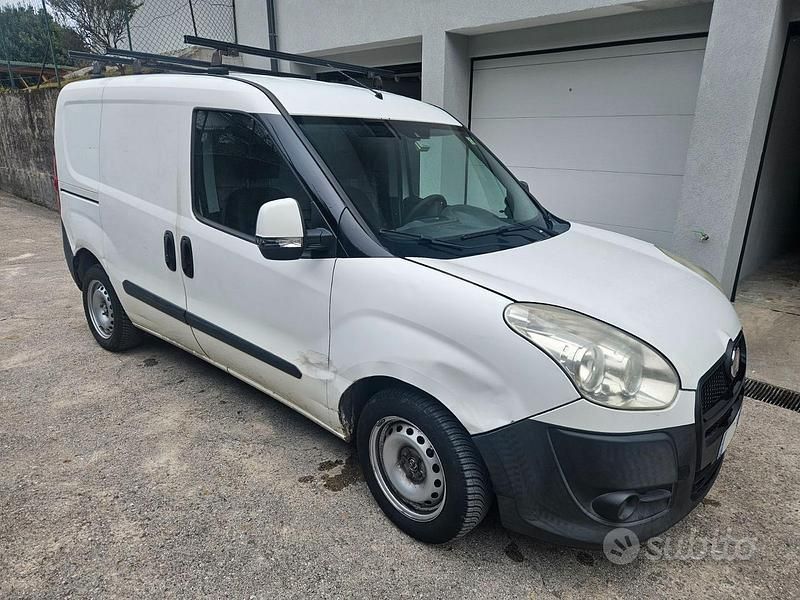 Usata Fiat Doblò Active 105 CV (77 kW) 2012 Bianco Monovolume