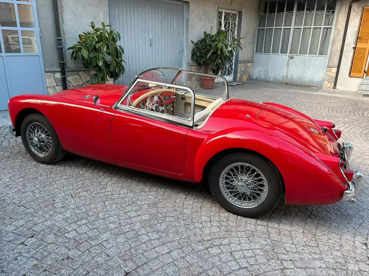 Usata MG MGA 1960 Rosso Cabrio