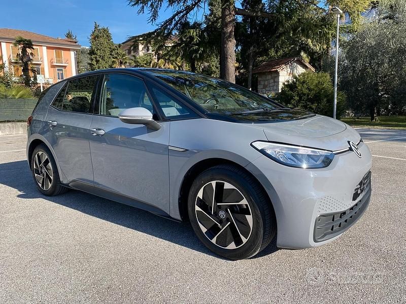Usata VW ID.3 Pure 110 kW (150 CV) 2021 Grigio Utilitaria