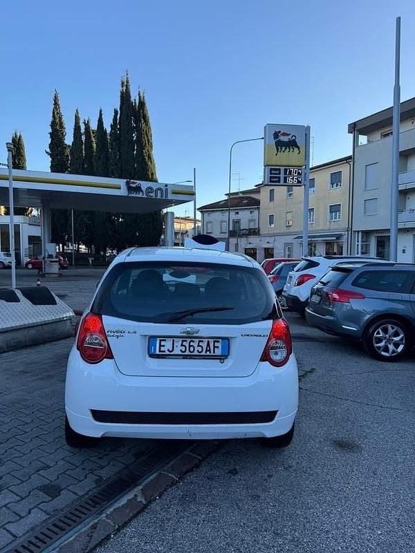 Usata Chevrolet Aveo LS 84 CV (61 kW) 2011 Bianco Berlina