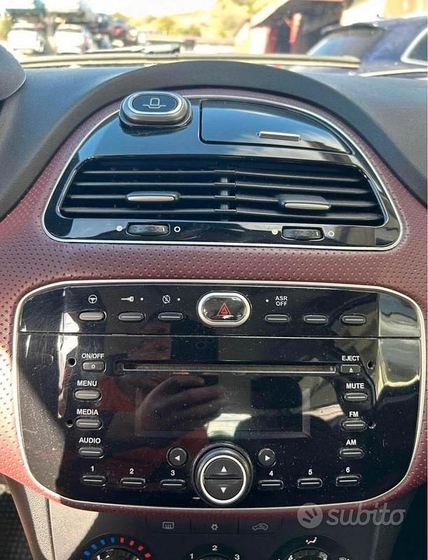 Usata Fiat Grande Punto 75 CV (55 kW) 2010 Grigio Utilitaria