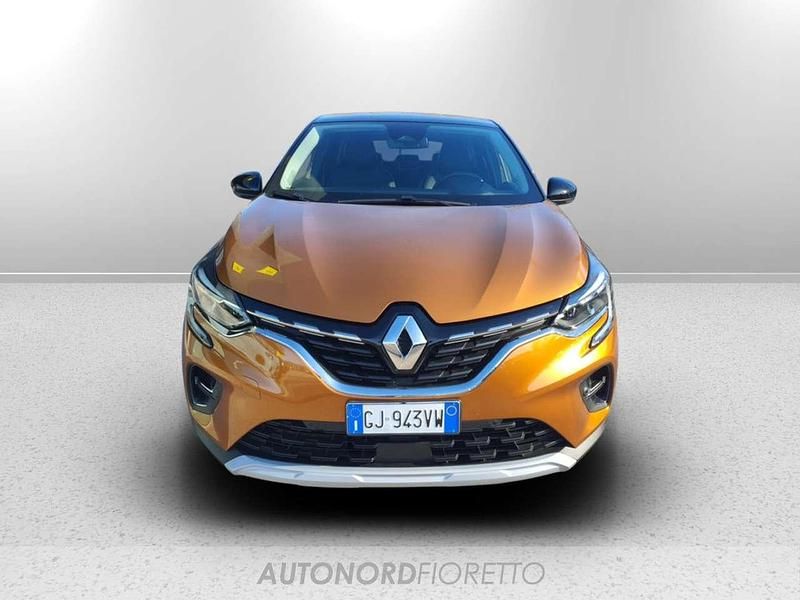 Usata Renault Captur Intens 160 CV (117 kW) 2022 Arancione SUV