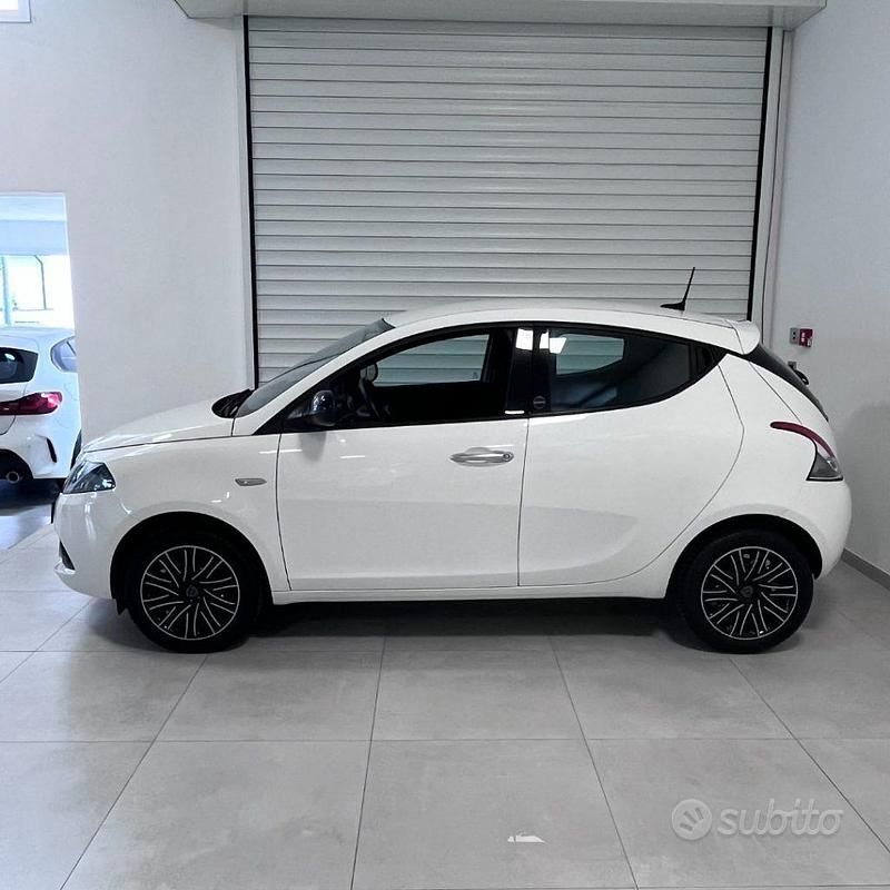 Usata Lancia Ypsilon S 69 CV (50 kW) 2021 Bianco Utilitaria