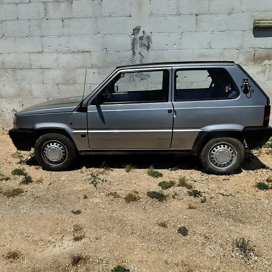 Usata Fiat 750 S 34 CV (25 kW) 1989 Grigio Berlina