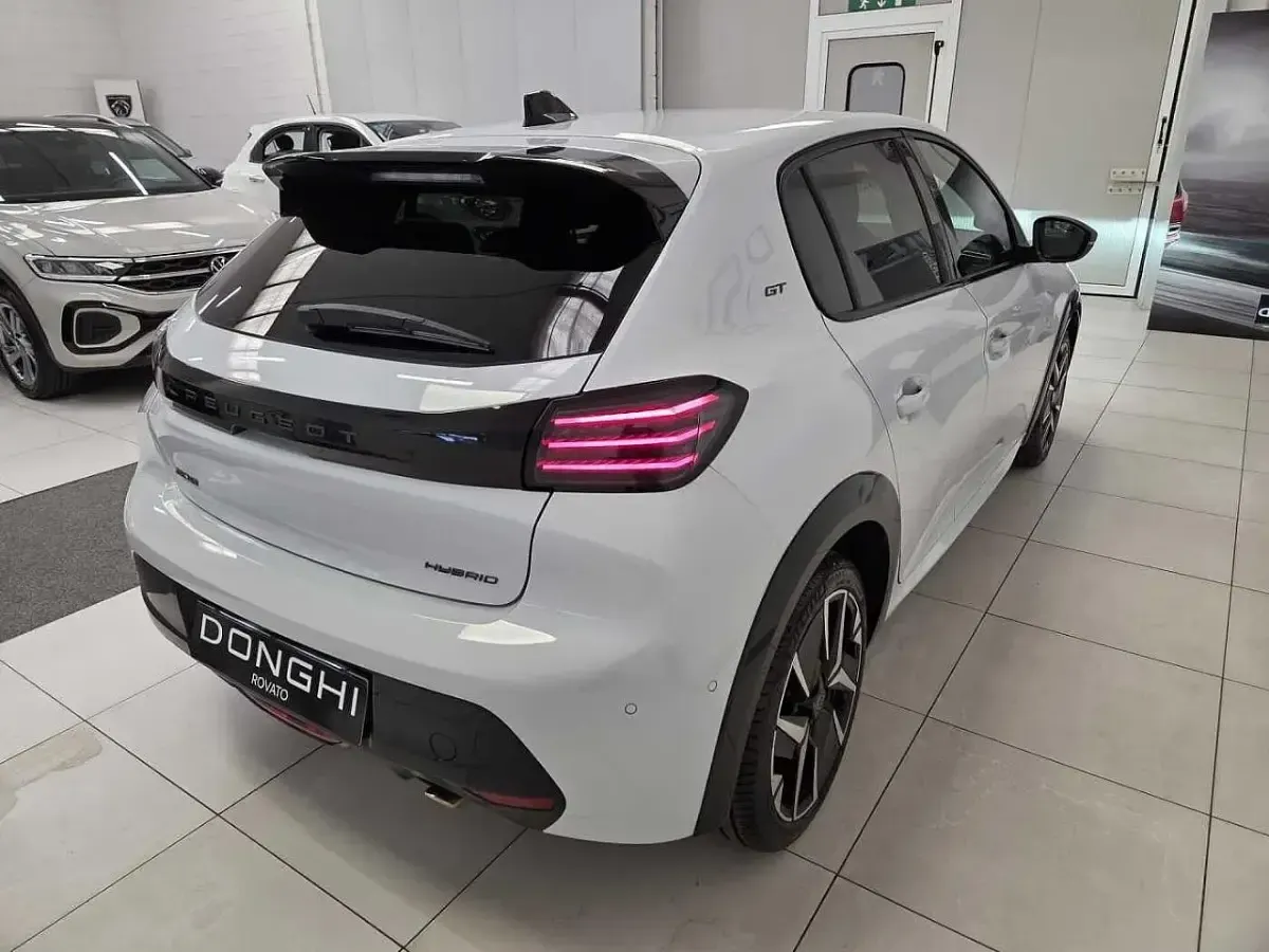 Usata Peugeot 208 GT 101 CV (74 kW) 2025 Bianco Utilitaria