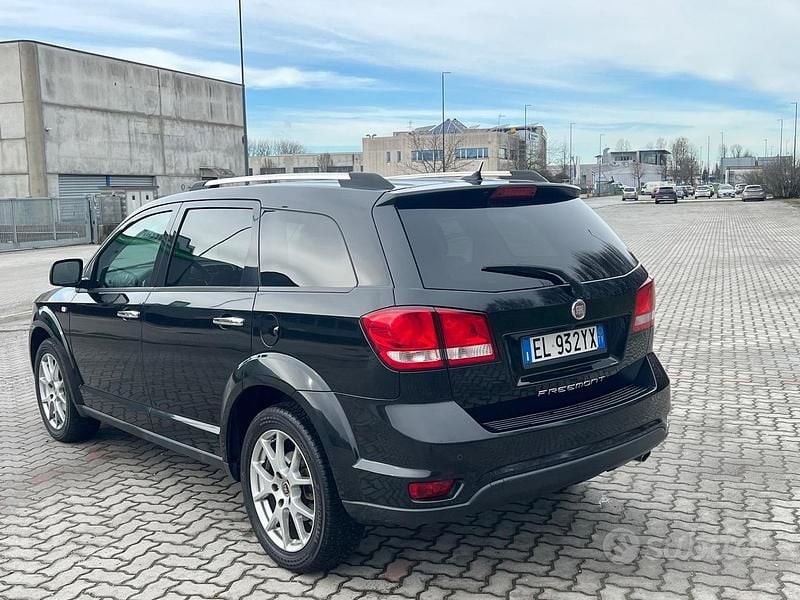 Usata Fiat Freemont Lounge 140 CV (102 kW) 2012 Nero SUV