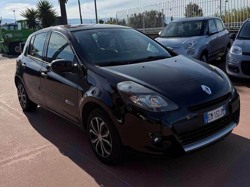 Usata Renault Clio III Dynamique 75 CV (55 kW) 2012 Nero Berlina