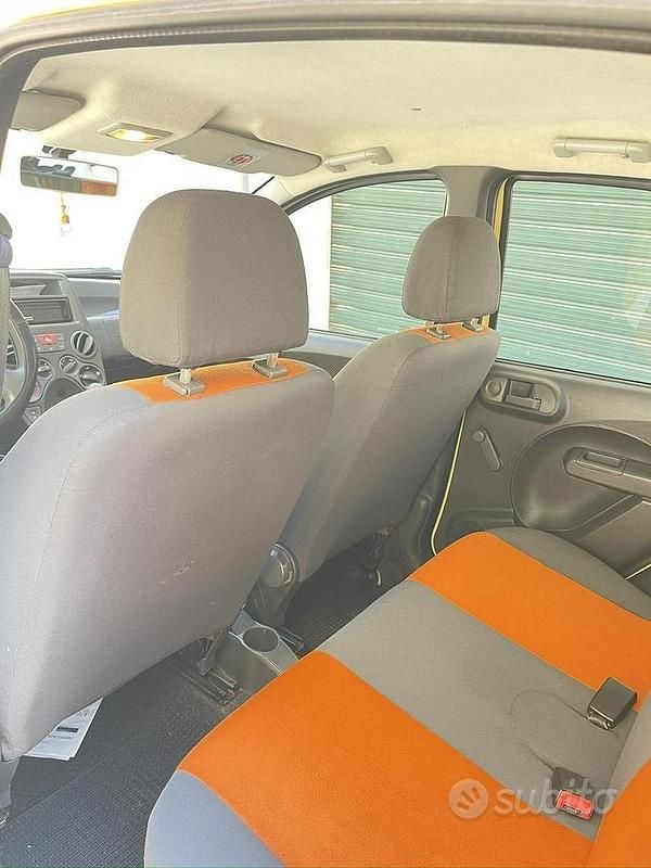 Usata Fiat Panda 77 CV (56 kW) 2007 Giallo Utilitaria