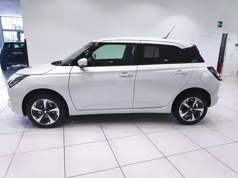 Usata Suzuki Swift 83 CV (61 kW) 2024 Bianco Utilitaria