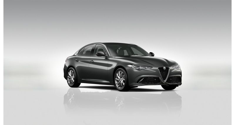 Grigio vesuvio Usata 2023 Alfa Romeo Giulia Ti | 51.292 € - Immagine 1/4
