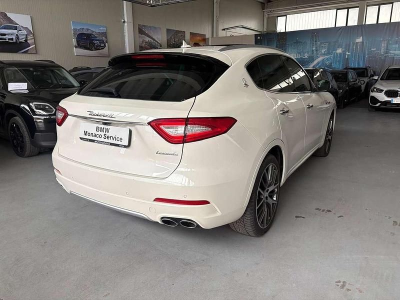 Usata Maserati Levante 275 CV (202 kW) 2020 Bianco SUV