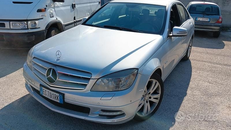 Grigio Usata 2010 Mercedes C220 Avantgarde Tre volumi | 3300 € - Immagine 1/4
