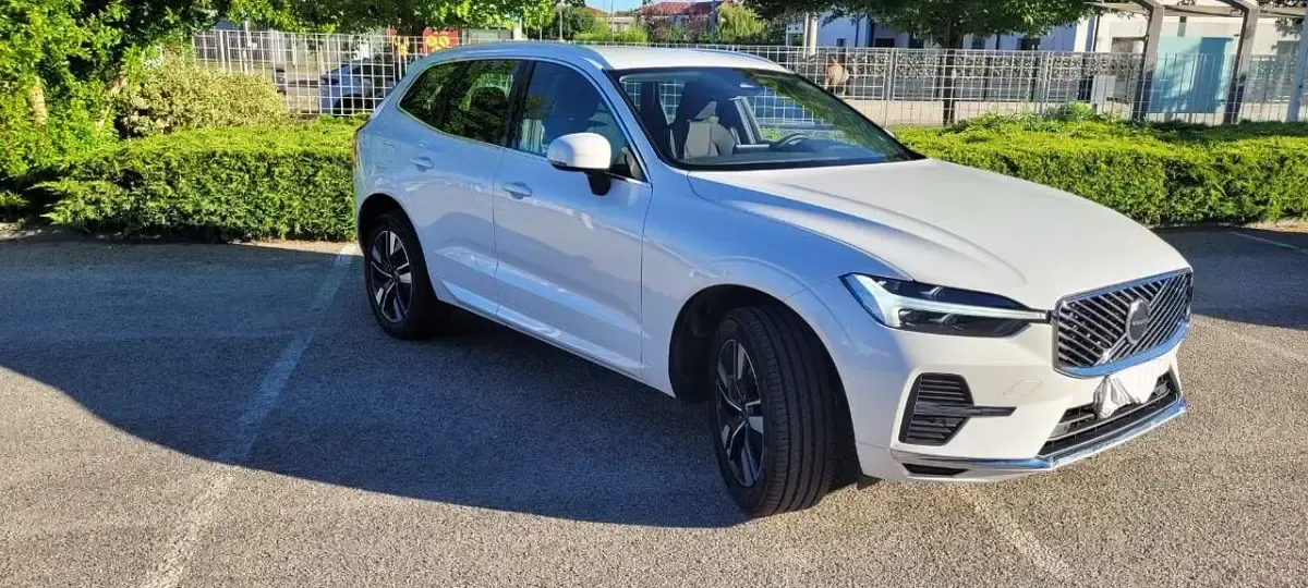 Usata Volvo XC60 Plus 250 CV (183 kW) 2025 Bianco SUV