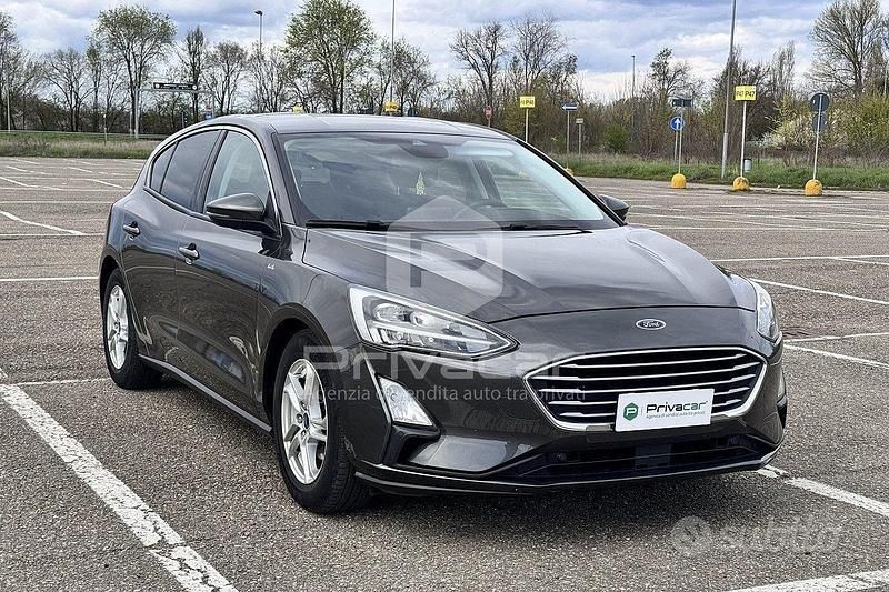 Usata Ford Focus 100 CV (73 kW) 2018 Grigio Utilitaria