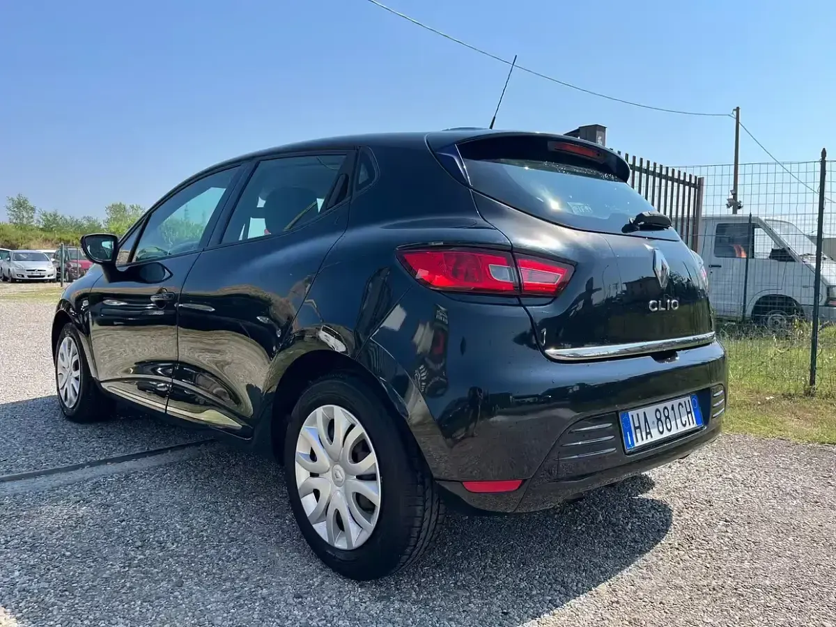 Usata Renault Clio IV Intens 75 CV (55 kW) 2018 Nero Berlina