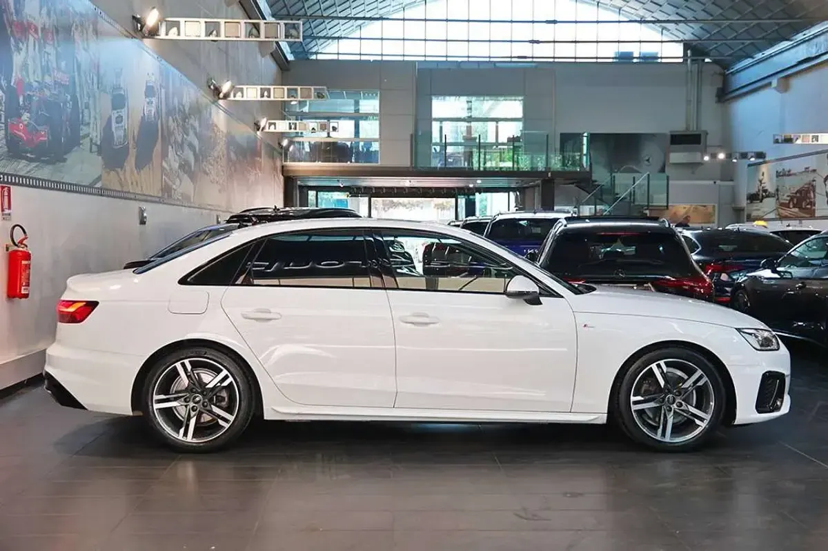 Usata Audi A4 S-Line 136 CV (100 kW) 2024 Bianco Berlina