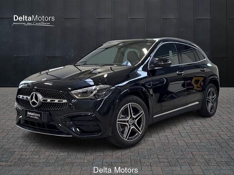 Nero Nuova 2025 Mercedes 200 SUV | 41.757 € (Super prezzo) - Immagine 1/4