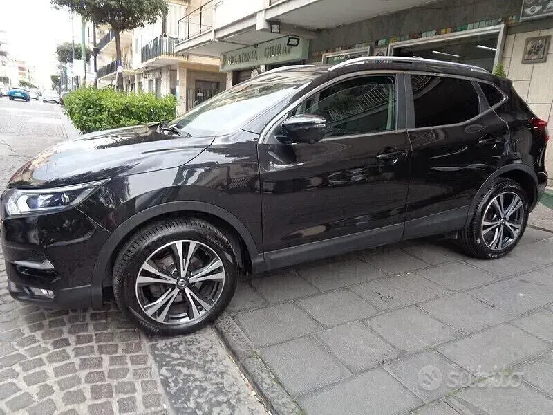 Używany Nissan Qashqai N-Connecta 110 KM (80 kW) 2018 Czarny SUV