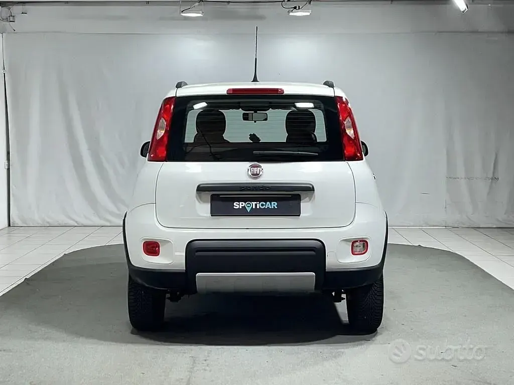 Usata Fiat Panda 4x4 S 86 CV (63 kW) 2019 Bianco Utilitaria