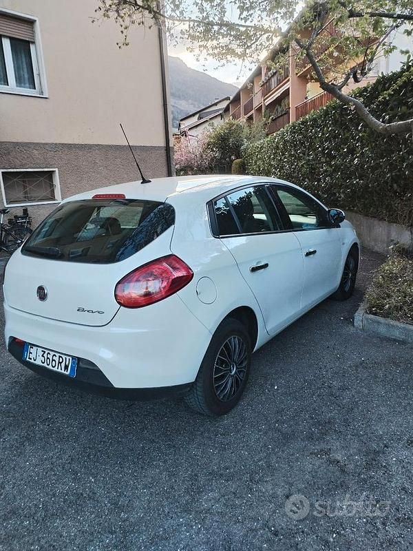 Usata Fiat Bravo 90 CV (66 kW) 2011 Bianco Utilitaria
