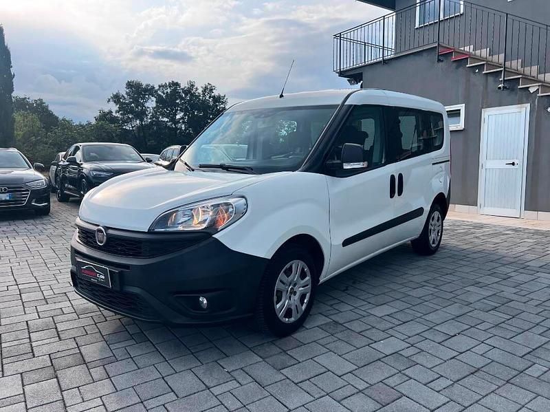 Usata Fiat Doblò 95 CV (69 kW) 2017 Bianco Monovolume