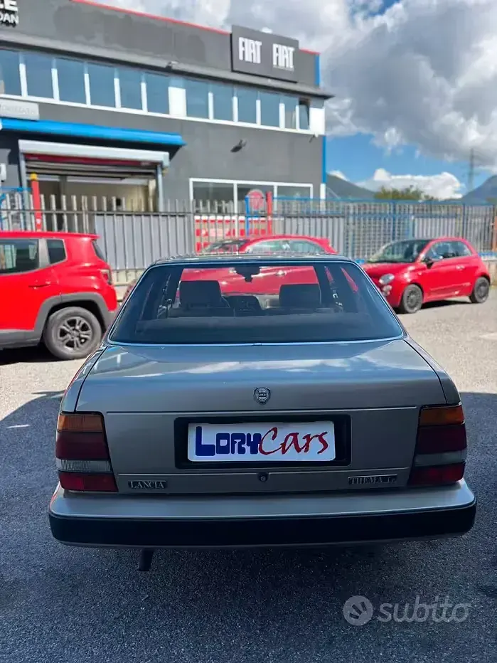 Usata Lancia Thema 120 CV (88 kW) 1986 Grigio Berlina