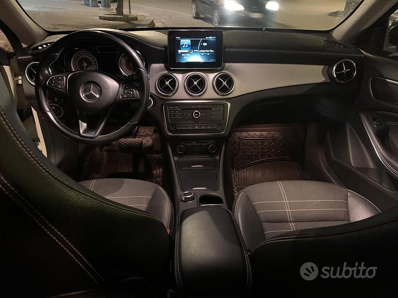 Usata Mercedes CLA220 177 CV (130 kW) 2015 Bianco Berlina