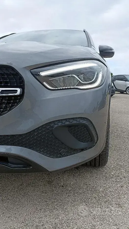 Usata Mercedes GLA200 150 CV (110 kW) 2022 Grigio SUV