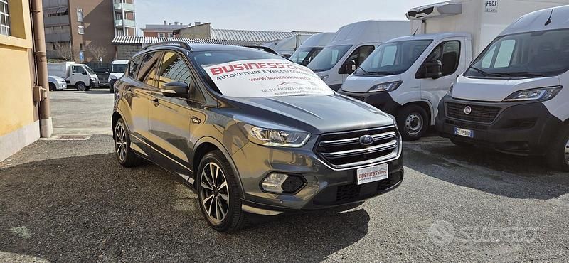 Usata Ford Kuga ST-Line 120 CV (88 kW) 2019 Grigio SUV